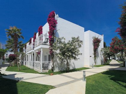 PETUNYA BEACH RESORT