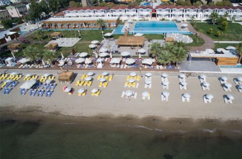 RISUS AQUA BEACH RESORT HOTEL